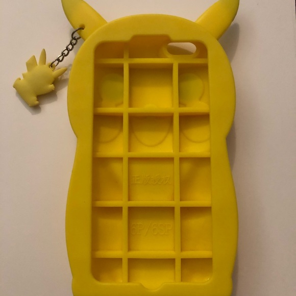 Pikachu Pokemon 3D iPhone 6/6s plus case - Picture 4 of 5